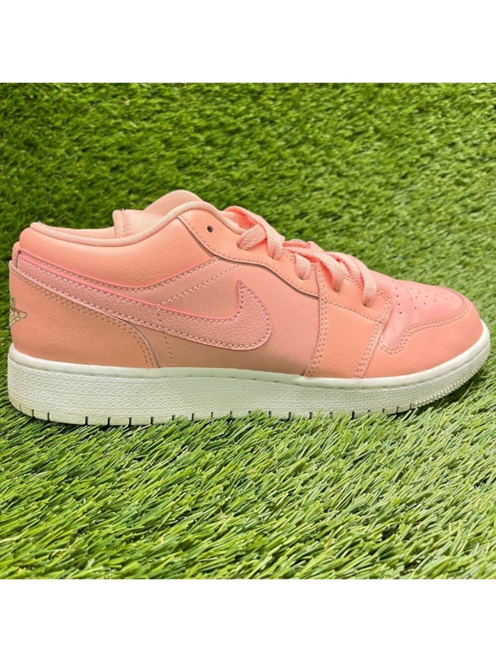 Nike Air Jordan 1 Low Bleached Coral Pink Girls Size 7Y Athletic Shoes Sneakers